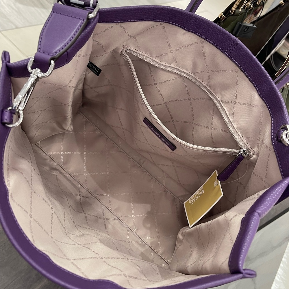 MICHAEL KORS Mirella Medium Pebbled Leather Tote Bag
Dark Purple
NWT - Picture 11 of 16